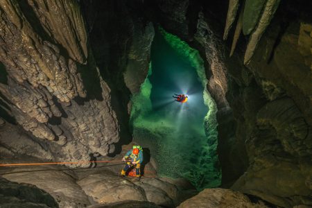 Caverna Lago Suspenso
